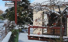 Ossies Motels And Chalets